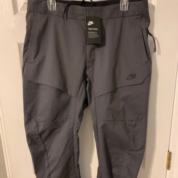 nike tech pack cargo pant